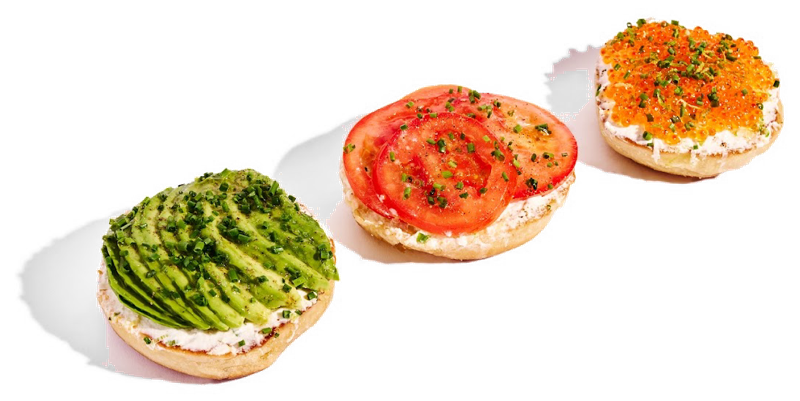 Trois tartines : avocat, tomate, œufs de truite